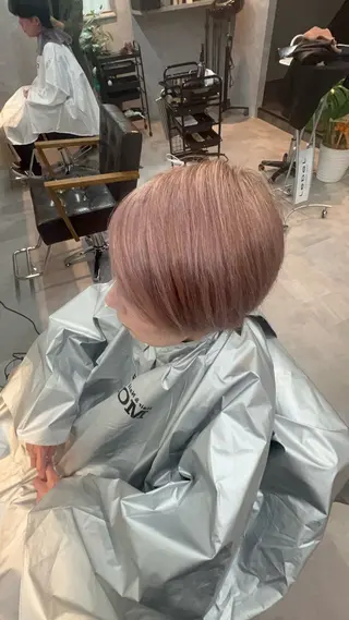 ショート motoトップカラー リスト/ブリーチカラのヘアスタイル