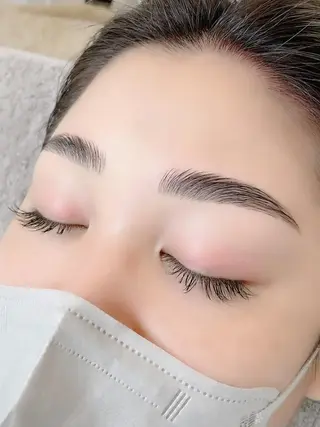 アイブロウ 🫧fein. 𝙖𝙣𝙣.🤍のマツエク・マツパデザイン