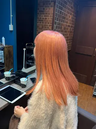 セミロング カラー/ブリーチ 岸谷真幸のヘアスタイル