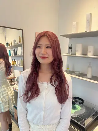 ロング カラー MARIKA 暖色系/ハイトーンのヘアスタイル