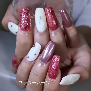 ネイル フラワー ムーンのネイルデザイン