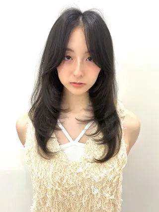 セミロング PULSE yokohama所属・レイヤー |オリーブ |ヘーゼルベージュのヘアスタイル