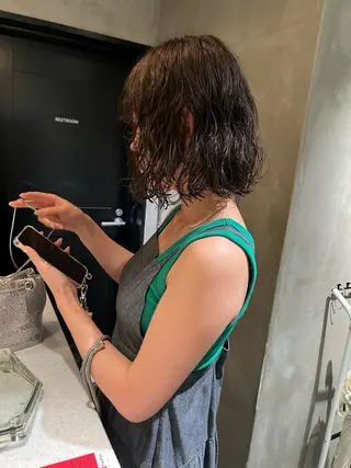 ミディアム カラー パーマ アンニュイヘア🪽 ayumiのヘアスタイル