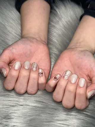 ネイル Momoka 🍑🎀のネイルデザイン