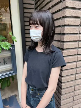 ミディアム 近藤 麻紀のヘアスタイル
