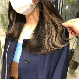 カラー レイヤー/顔まわり カット/地毛風カラーのヘアスタイル