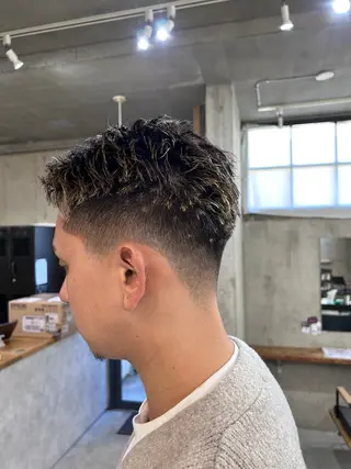 ショート カラー メンズ メンズパーマ ジンのヘアスタイル