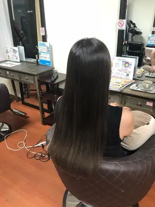 ロング カラー 是枝 さくらのヘアスタイル