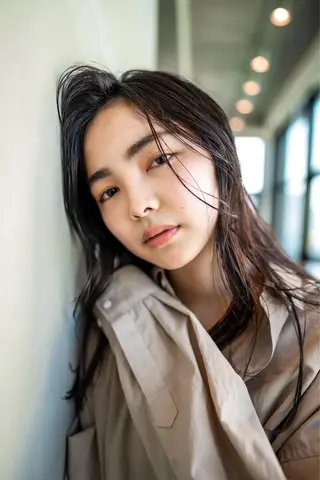 ミディアム カラー 🉐レイヤー/塩見 弘樹🉐渋谷のヘアスタイル