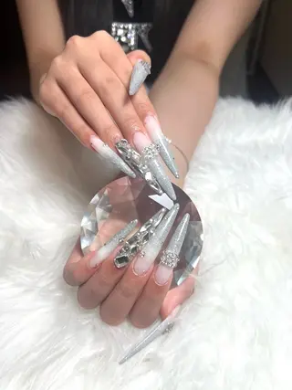 ネイル 井尻 紗菜のネイルデザイン