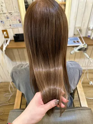ミディアム 髪質改善/艶髪/ 透明感カラー/サラのヘアスタイル