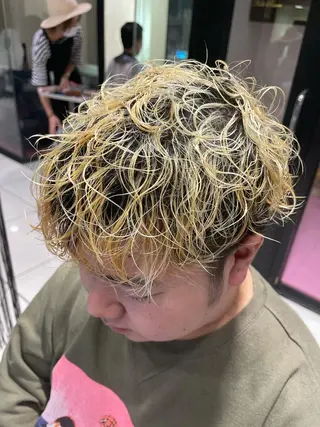 ショート 圧倒的美髪ストレート ツダケイタロウのヘアスタイル