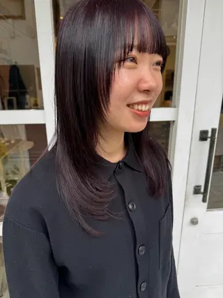 セミロング シカナイ アリサのヘアスタイル