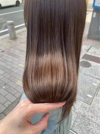 ロング カラー 炭屋 波音のヘアスタイル