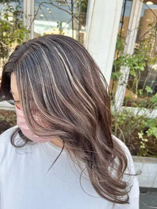 ロング 下條 真のヘアスタイル