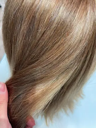 ミディアム ハイトーン🦄ネイル 💞のぶちのネイルデザイン