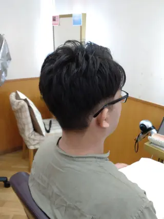 メンズ 仮屋 敬介のヘアスタイル