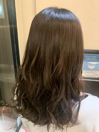 セミロング カラー 齋藤 志穂のヘアスタイル