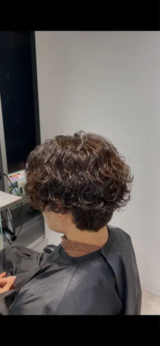 ショート パーマ メンズ 菅野 智敬のヘアスタイル