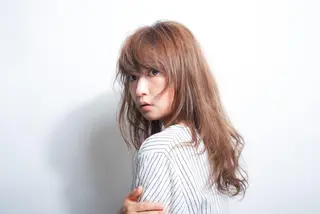 ロング カラー RESBORN所属・長岡 大偉のヘアスタイル