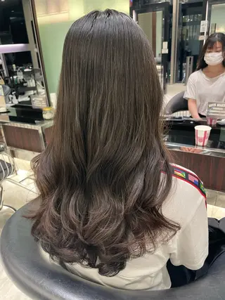 ロング パーマ コテ巻きパーマ 藤野佑成のヘアスタイル