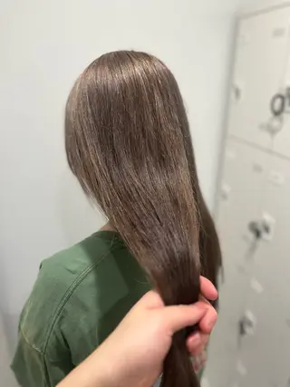 ロング カラー ハイトーンカラー 🦄レイヤーカットのヘアスタイル