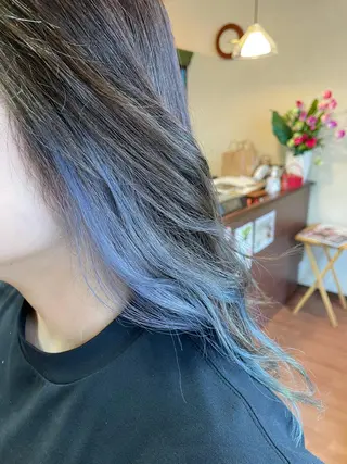 セミロング カラー Vyuha ビューハのヘアスタイル