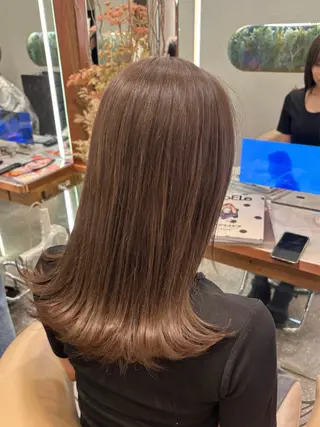 ミディアム カラー 梅田美容室 山崎海波のヘアスタイル