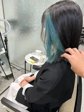 セミロング ＡＯ所属・透明カラー/ 唯七のヘアスタイル