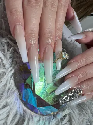 ネイル シェヌネイル JURAのネイルデザイン