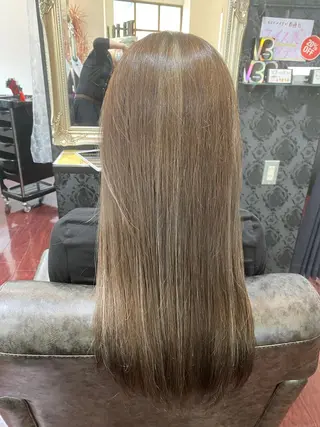 ロング カラー LOREM Miyuのヘアスタイル
