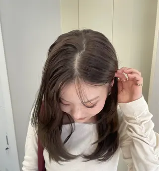 ミディアム aoi🤍 透明感カラーのヘアスタイル