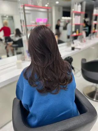 ロング カラー オリーブカラー🫒 レイヤーカット✂︎のヘアスタイル
