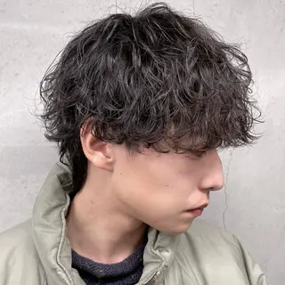 メンズ メンズパーマ特化サロンLond LOGAN所属・SEIYA メンズパーマ職人のヘアスタイル