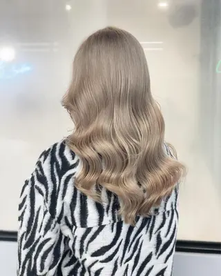 ロング カラー MONIQA【モニカ】所属・名古屋ハイトーン/ 🐶ブリーチ専門店のヘアスタイル