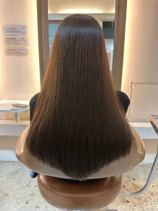 ロング タツキ／レイヤー／ パーマ／艶カラーのヘアスタイル