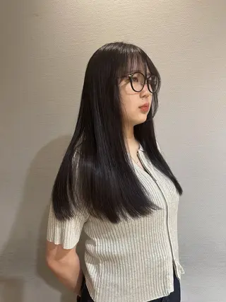 ロング カラー 塩澤 榛奈のヘアスタイル