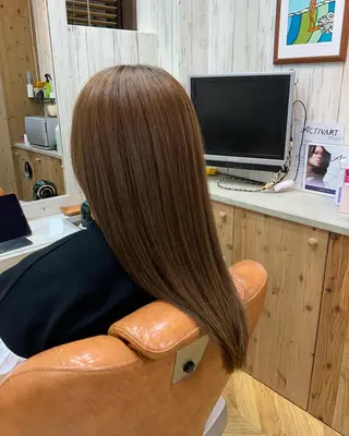 ショート カラー パーマ ヘアアレンジ メンズ キッズ ネイル マツエク・マツパ Saffyハリウッド トリートメント◎のヘアスタイル
