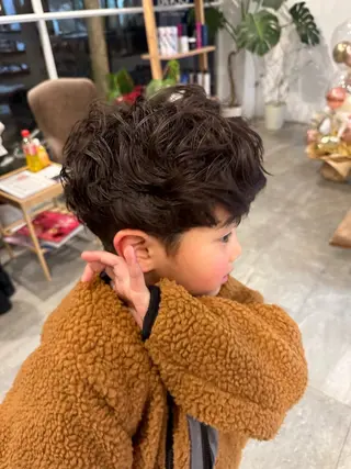 ショート パーマ メンズ peakshair所属・艶々になる髪質改善 𝒀𝑼𝑻𝑶のヘアスタイル