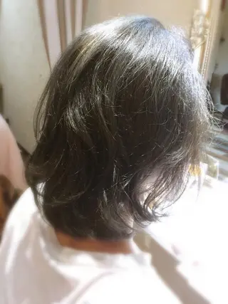 セミロング カラー 美容歴18年以上🌈 山口のヘアスタイル