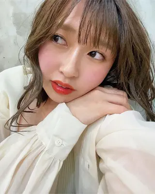 ミディアム カラー ヘアアレンジ eTONe所属・志賀 あずみのヘアスタイル