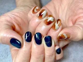 ショート カラー ネイル マツエク・マツパ illum hicariのネイルデザイン