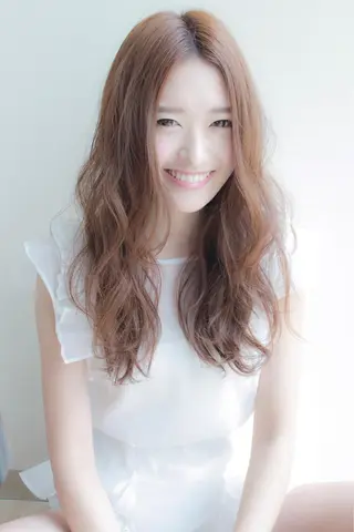 ロング カラー リゾートサロン アクアのヘアスタイル