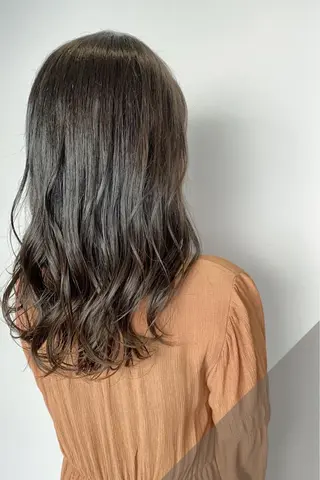 セミロング カラー 菊地 紗矢のヘアスタイル