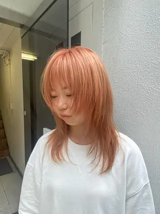 ミディアム ヒガシ サヨのヘアスタイル