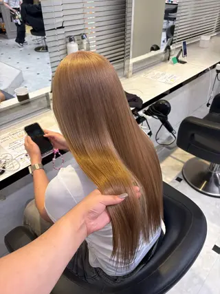 ロング カラー 透明感ベージュカラー ♡上野♡AIのヘアスタイル