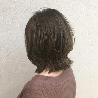 セミロング カラー H梅田 / 811 堀本菜奈のヘアスタイル