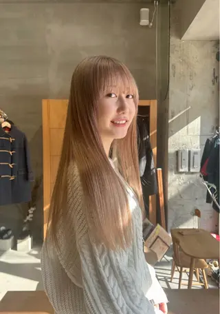 ロング カラー 柔らかいオリーブ🍃 カラーNatsumiのヘアスタイル