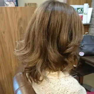 ミディアム カラー 美髪 カラーリストのヘアスタイル
