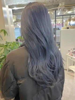 ミディアム カラー ヤスザトアヤノ ／レイヤー／オリーブのヘアスタイル